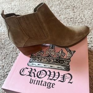 Brand New - Crown Vintage Ankle Boots
